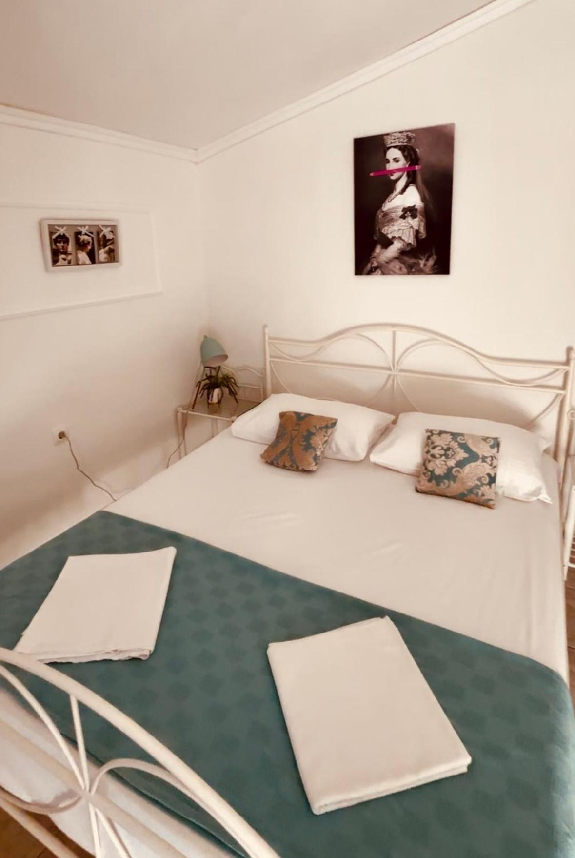Apartma Mirjana *